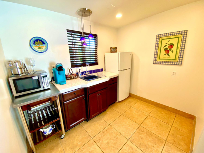 Food & Drinks, Old Ranch Inn - Adults Only 21 & Up, Riverside