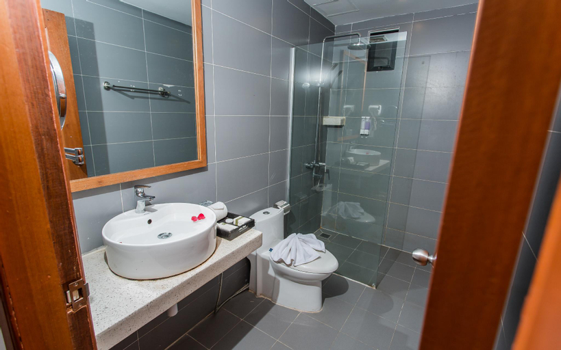 Bathroom 17