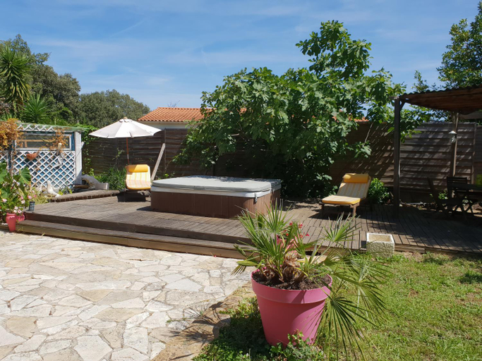 Others 2, Villa janas, Var