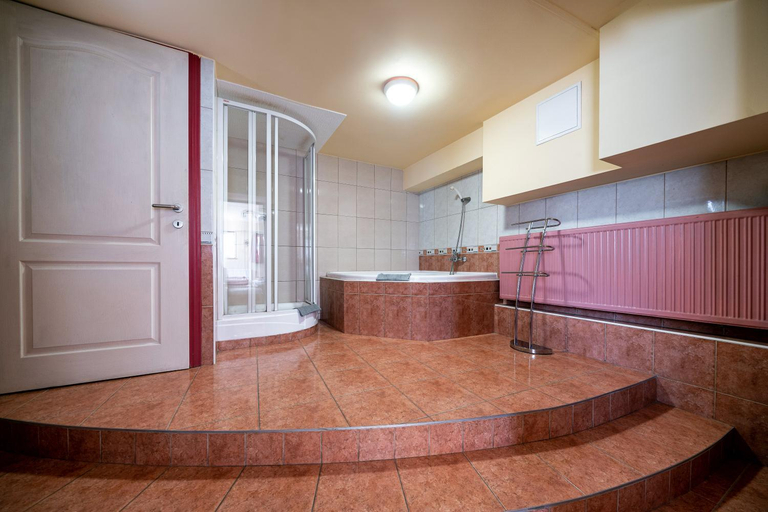 Bathroom 3, Szenti Vendeghaz, Győr