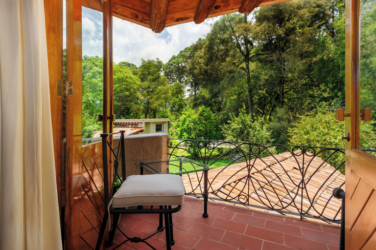Others 5, Casas Abi, Valle de Bravo