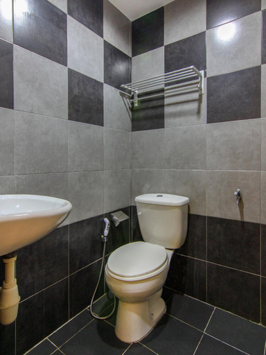 Bathroom 2, Hotel O Esplanade, Sandakan