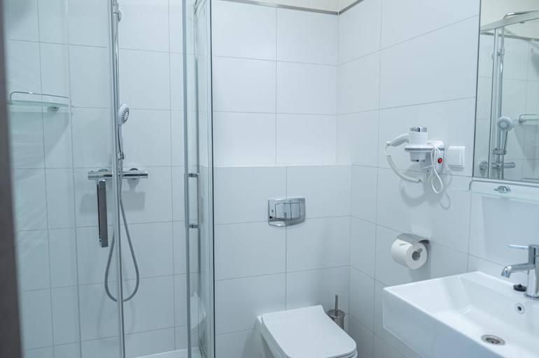 Bathroom, Dwor Skrzynki, Poznań