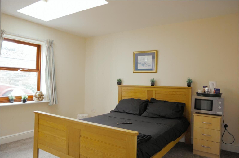 Bedroom 4, Cosy & Modern 1 Bed Studio, Warwickshire