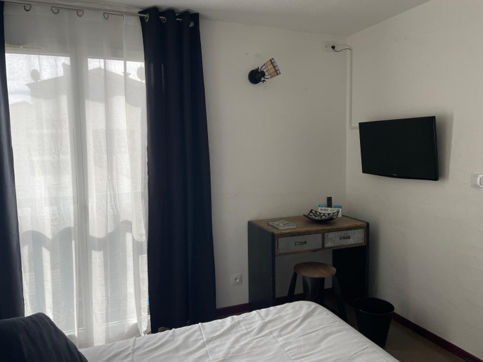 Bedroom, Logis Hotel De La Clape, Aude