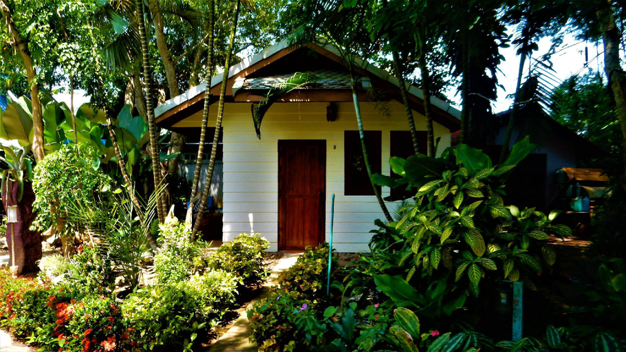 Exterior 5