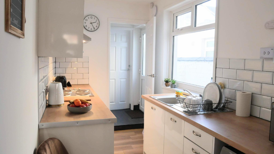 Others 5, Stoke - 3 Bedroom House - Winifred St., Stoke-on-Trent