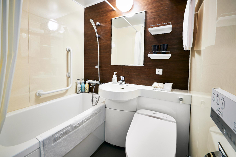 Bathroom 10