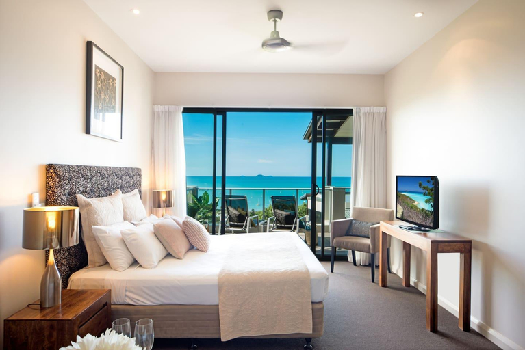 Others 4, Oscar's View, Whitsunday