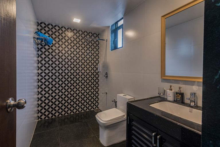 Bathroom 3, SaffronStays Mountain Aer, Karjat, Raigarh