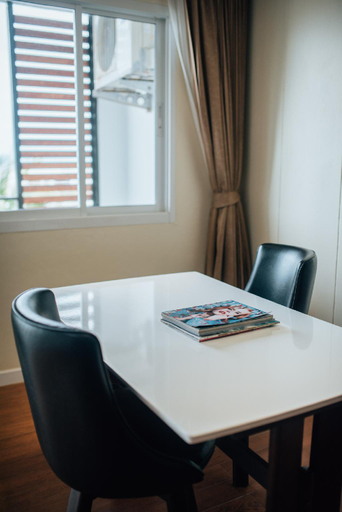 Dining Room 8