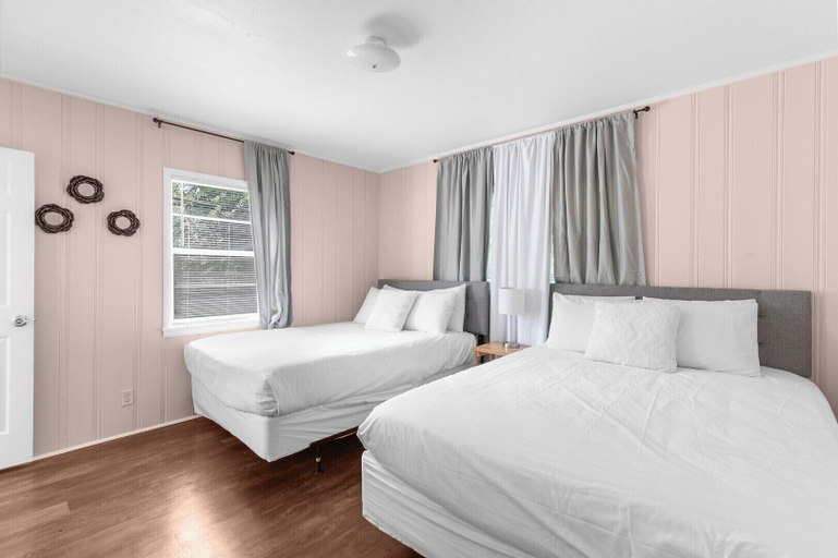 Bedroom 3, Blushing Bungalow, Jefferson