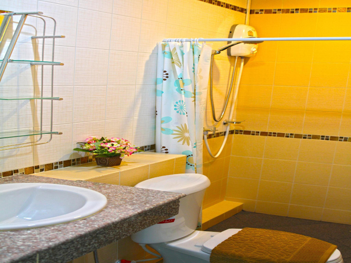 Bathroom 22