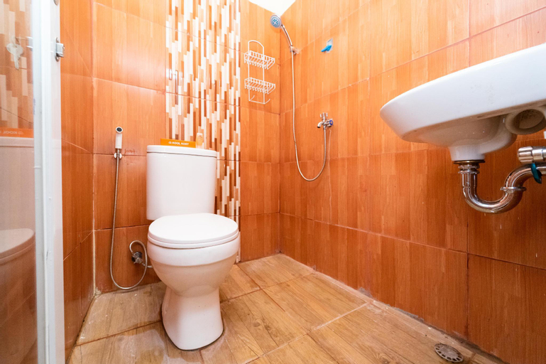 Bathroom 7