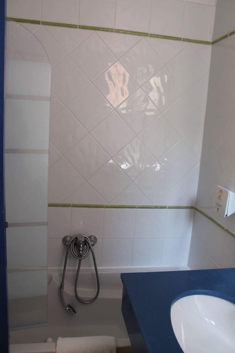 Bathroom 4, Residence Cala Bianca, Haute-Corse