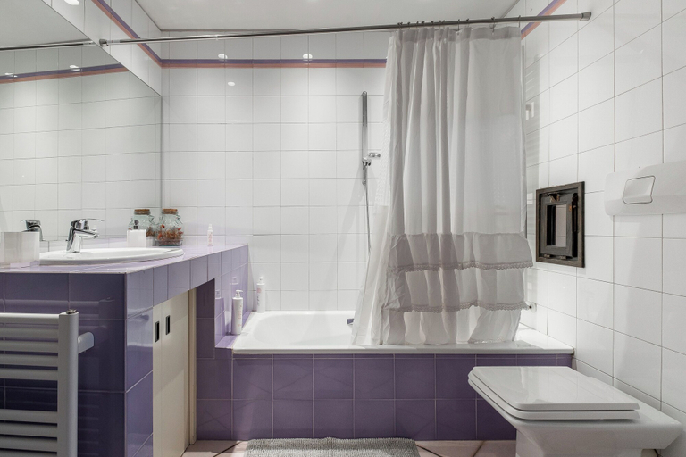 Bathroom 4, Studio Fusari a Piazza Maggiore by Wonderful Italy, Bologna
