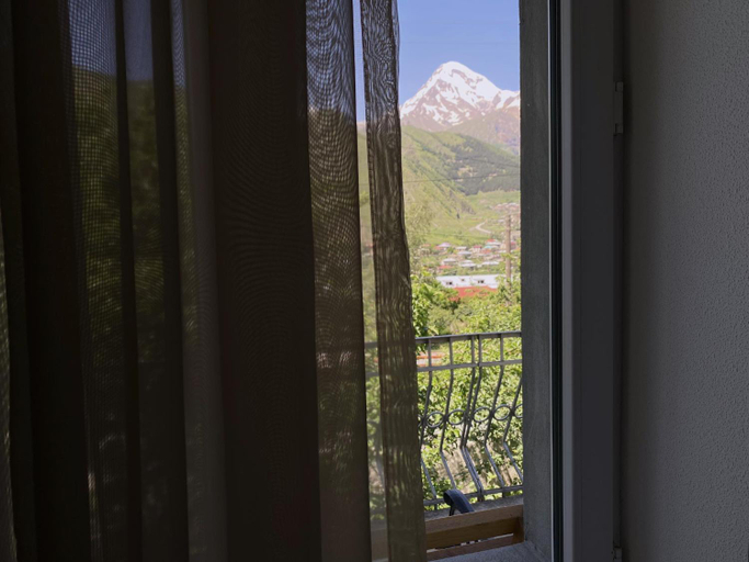 Others 5, Geo Inn, Kazbegi