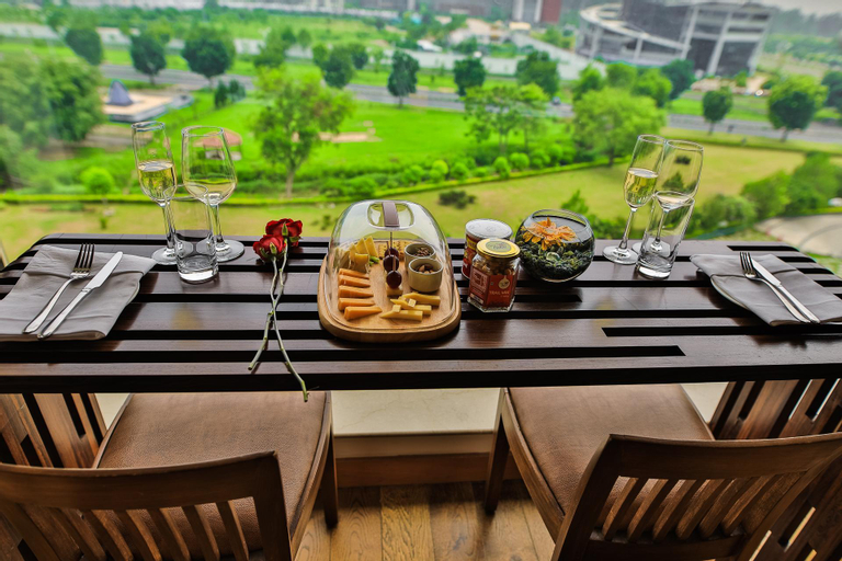 Food & Drinks