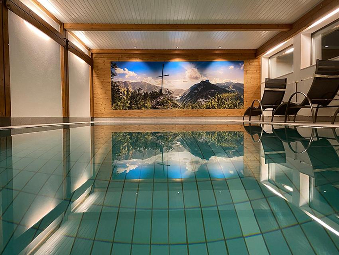 2, Haus Jager Ferienwohnungen mit Indoor-Pool inkl. Chiemgaukarte, Traunstein