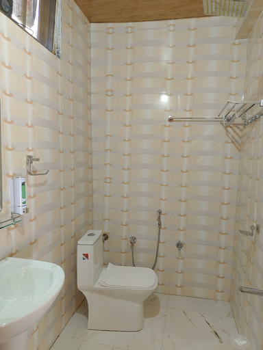 Bathroom 3, Tirthan Village Resort, Kullu