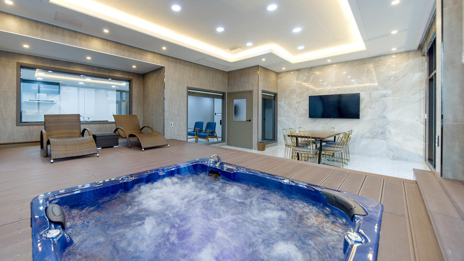 Swimming Pool 29