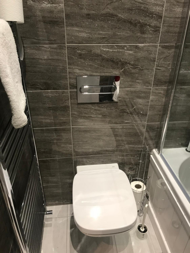 Bathroom 3, 88 Anfield Road, Sefton