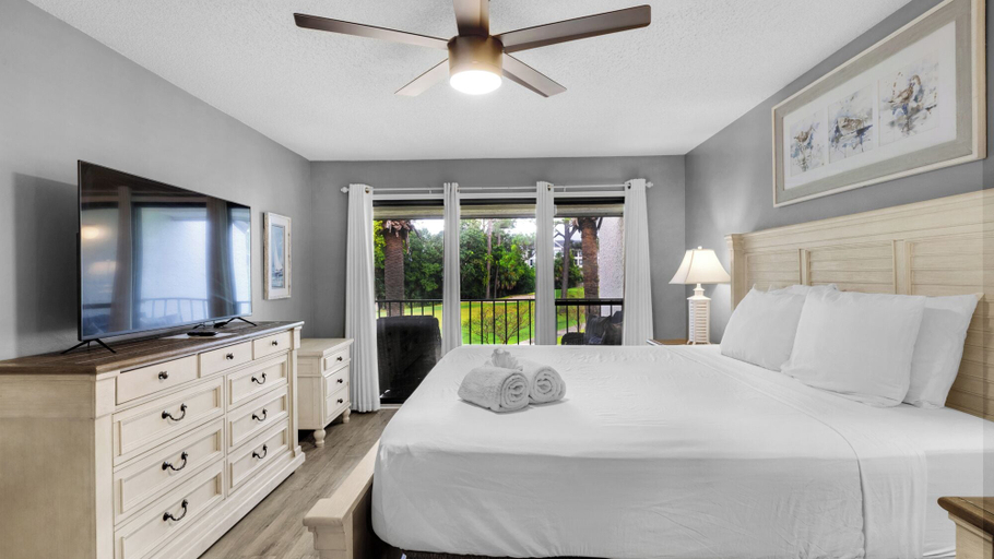 Bedroom 3, 2BR Golf Retreat, Sleeps 8 Comfortably, Bay