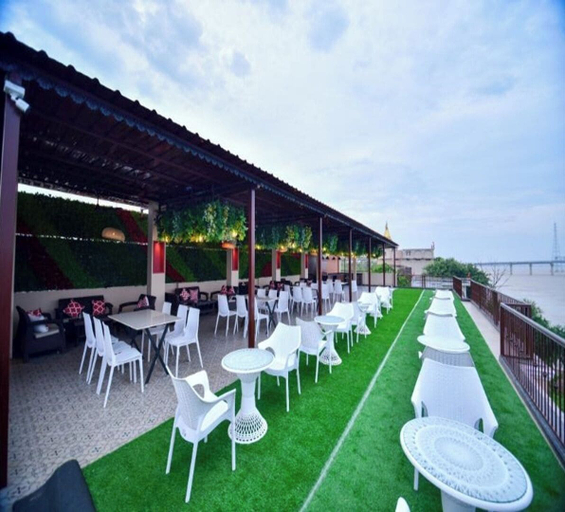 Food & Drinks 5, Hotel Aviral Ganga, Varanasi