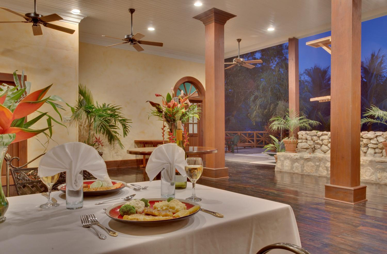 Food & Drinks 5, Mahogany Hall Luxury Boutique Resort