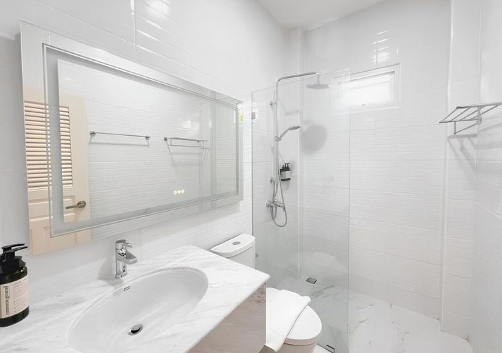Bathroom, Baan Naya, Ban Chang