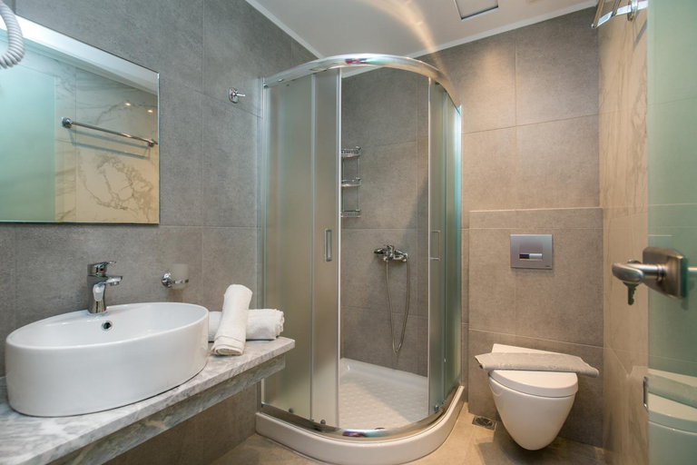 Shower 4, Villa Dimitris, East Macedonia and Thrace