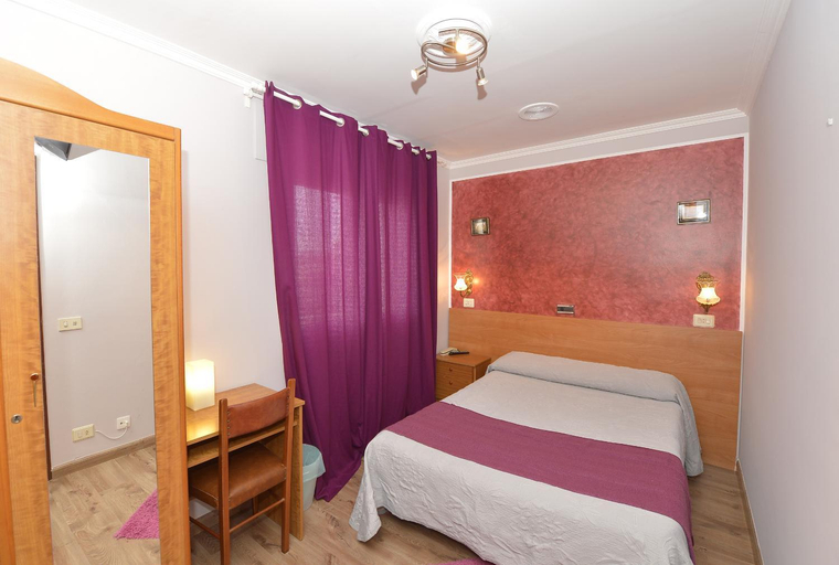 Bedroom 4, Santa Cruz, Lugo