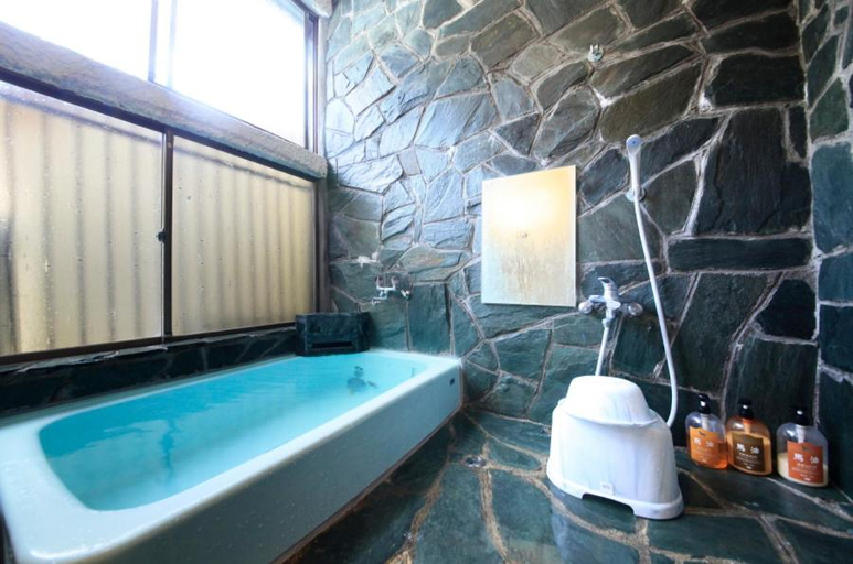 Bathroom 3, Minshuku Fukufuji, Nikkō