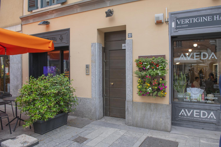 Others 5, Sweett - Moscova II, Milano
