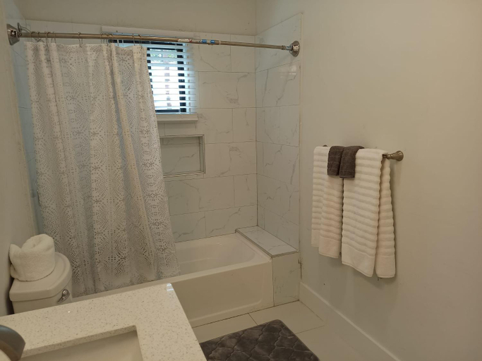 Others 4, Luxury 2 Bedroom Rooftop pool View unit #3