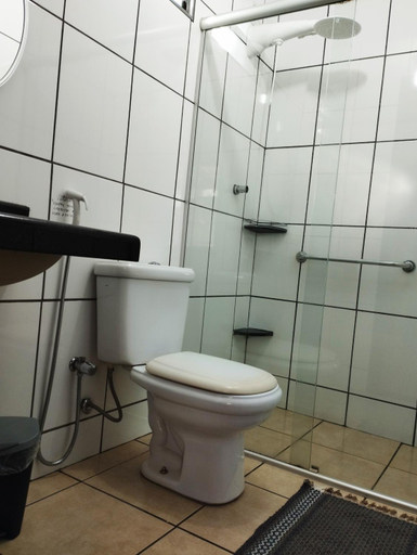 Bathroom, Estancia das Angolas - Inhotim, Mário Campos