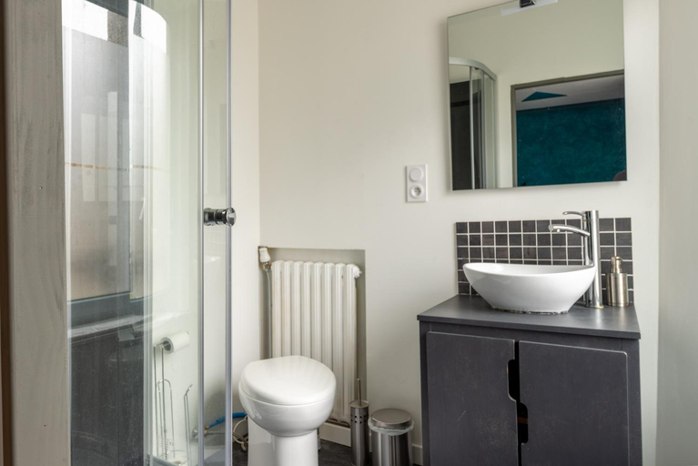 Bathroom 3, La Maison Qui Ronronne, Finistère