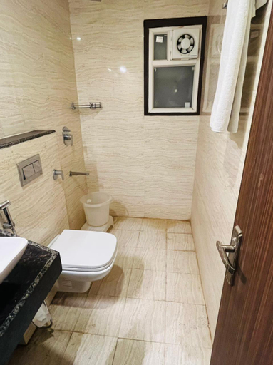 Bathroom 25