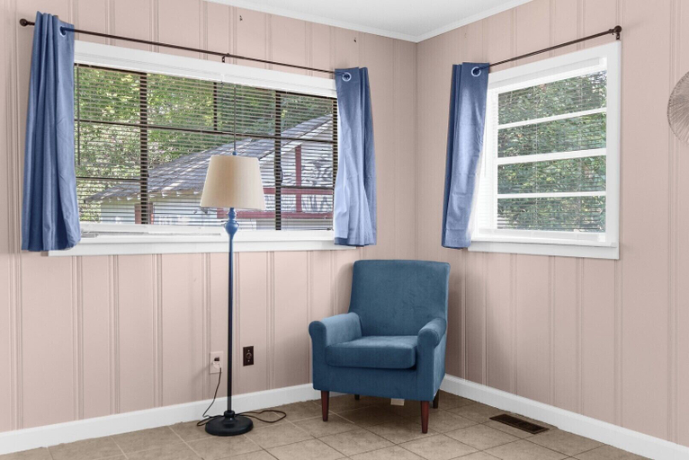 Others 1, Blushing Bungalow, Jefferson