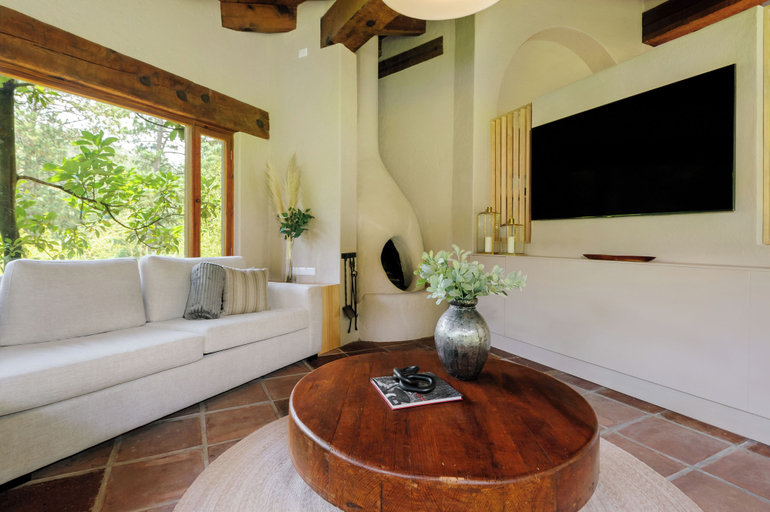 Others 4, Casas Abi, Valle de Bravo