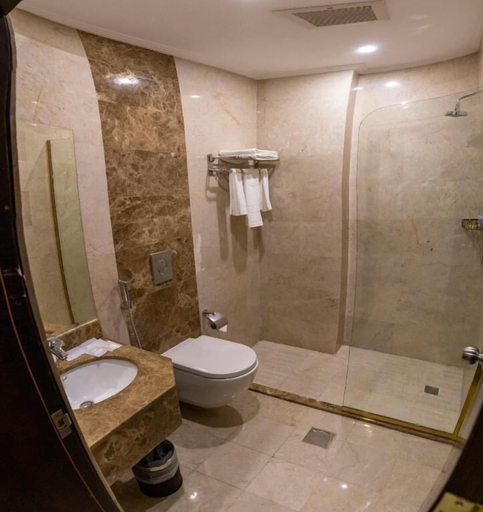 Bathroom 4, Seven Gardens Hotel, Riyadh
