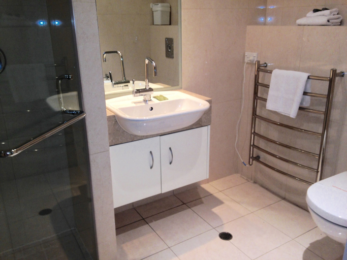 Bathroom 4, Colonial Resort Noosa, Noosa - Noosa-Noosaville