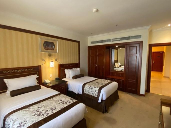 Bedroom 4, Quiet Shatea Jeddah Hotel, Jeddah