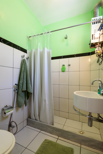 Bathroom 2, Sonia's Homestay, Rio de Janeiro
