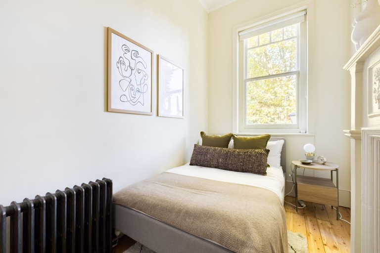 Bedroom 3, The Abinger Place - Inviting 2bdr House With Study Room & Garden, London