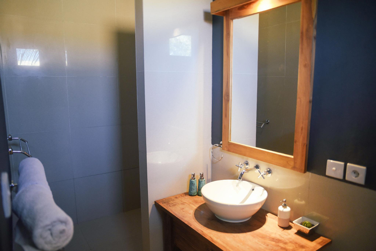 Bathroom 18