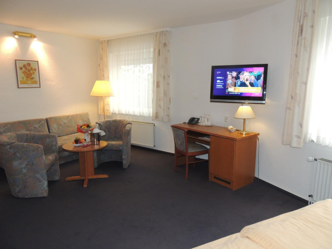 Bedroom, Hotel-Restaurant zum Roeddenberg, Osterode am Harz