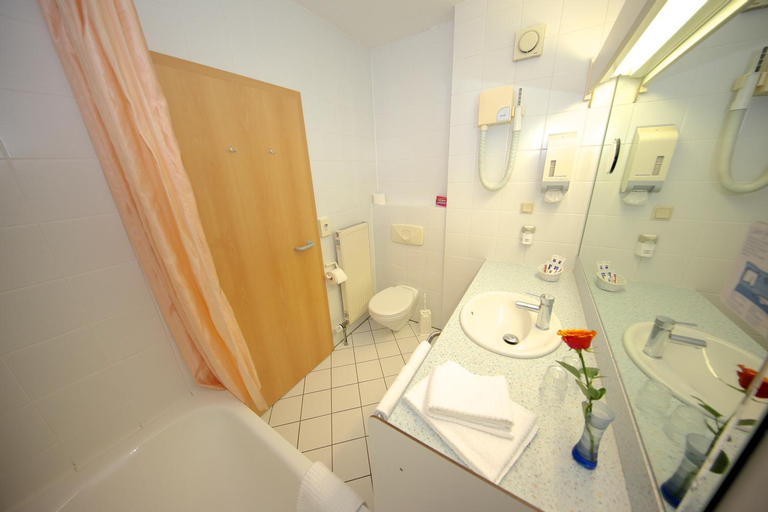 Bathroom 4