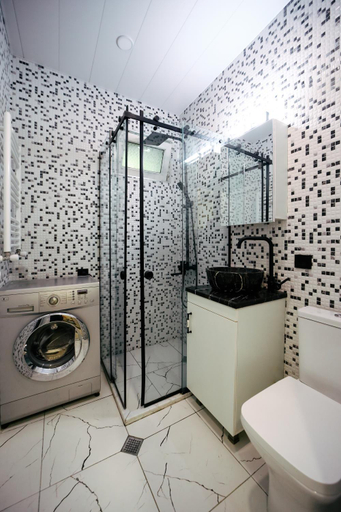 Bathroom 3, Old Vera, Tbilisi