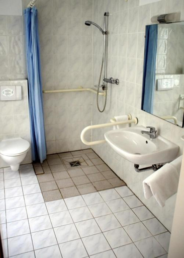 Bathroom 2, Landhotel Pagram-Frankfurt/Oder, Frankfurt (Oder)